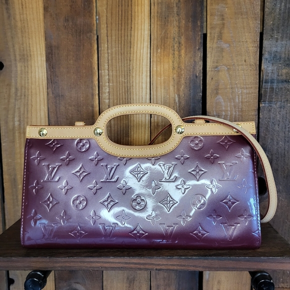 LOUIS VUITTON Roxbury Drive Monogram Vernis Handbag - Picture 2 of 16
